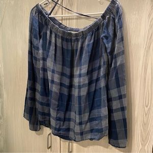 Women’s preowned Cloth & Stone off shoulder Blouse Blue/White tartan size med